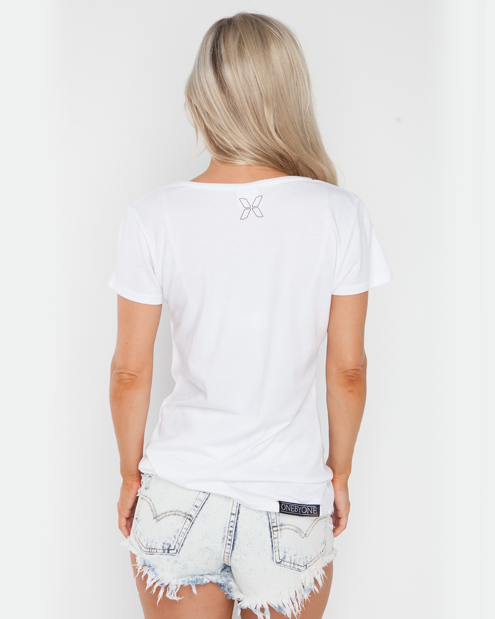 FRESH LOCO WHITE TEE