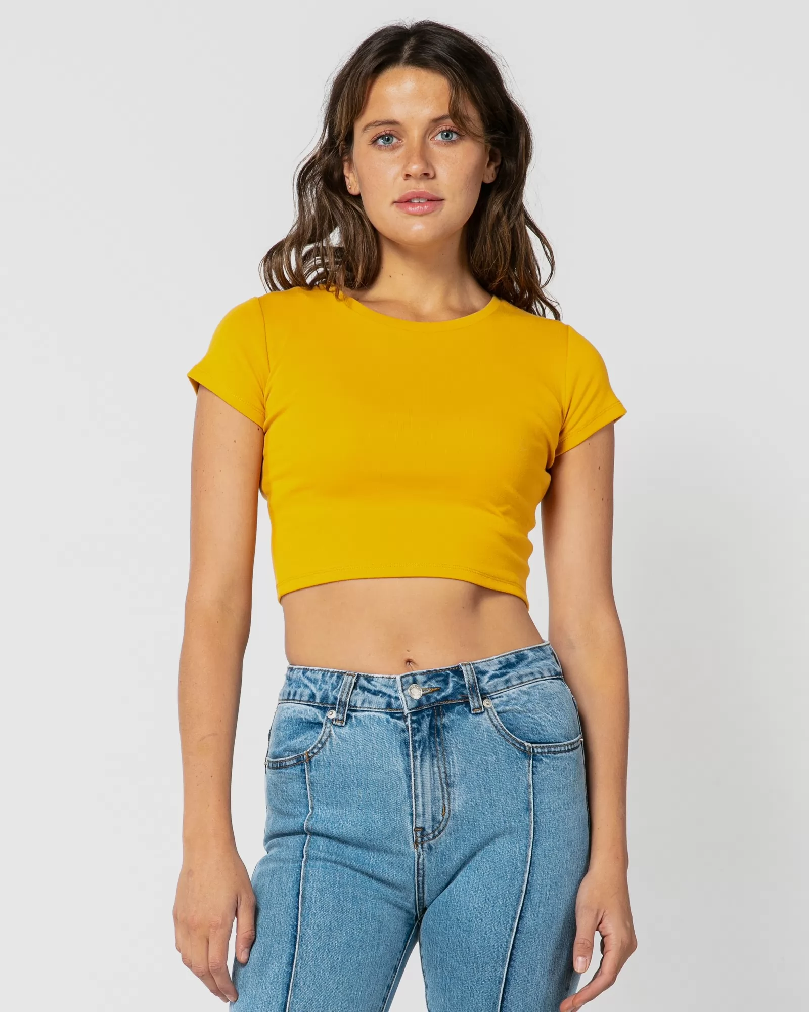 CLASSIC MUSTARD CROP TEE CLASSIC MUSTARD CROP TEE