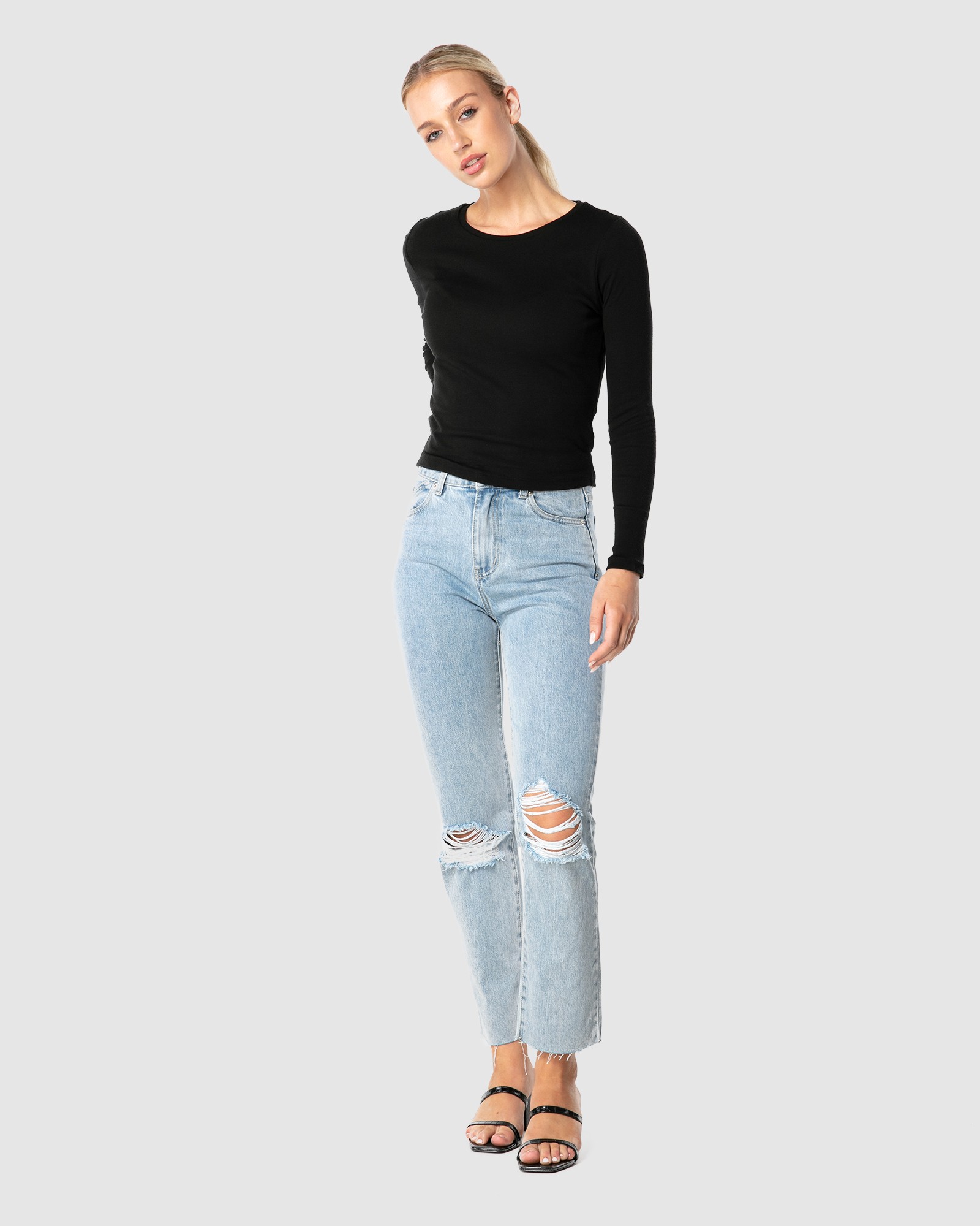 CLASSIC BLACK LONGSLEEVE TEE
