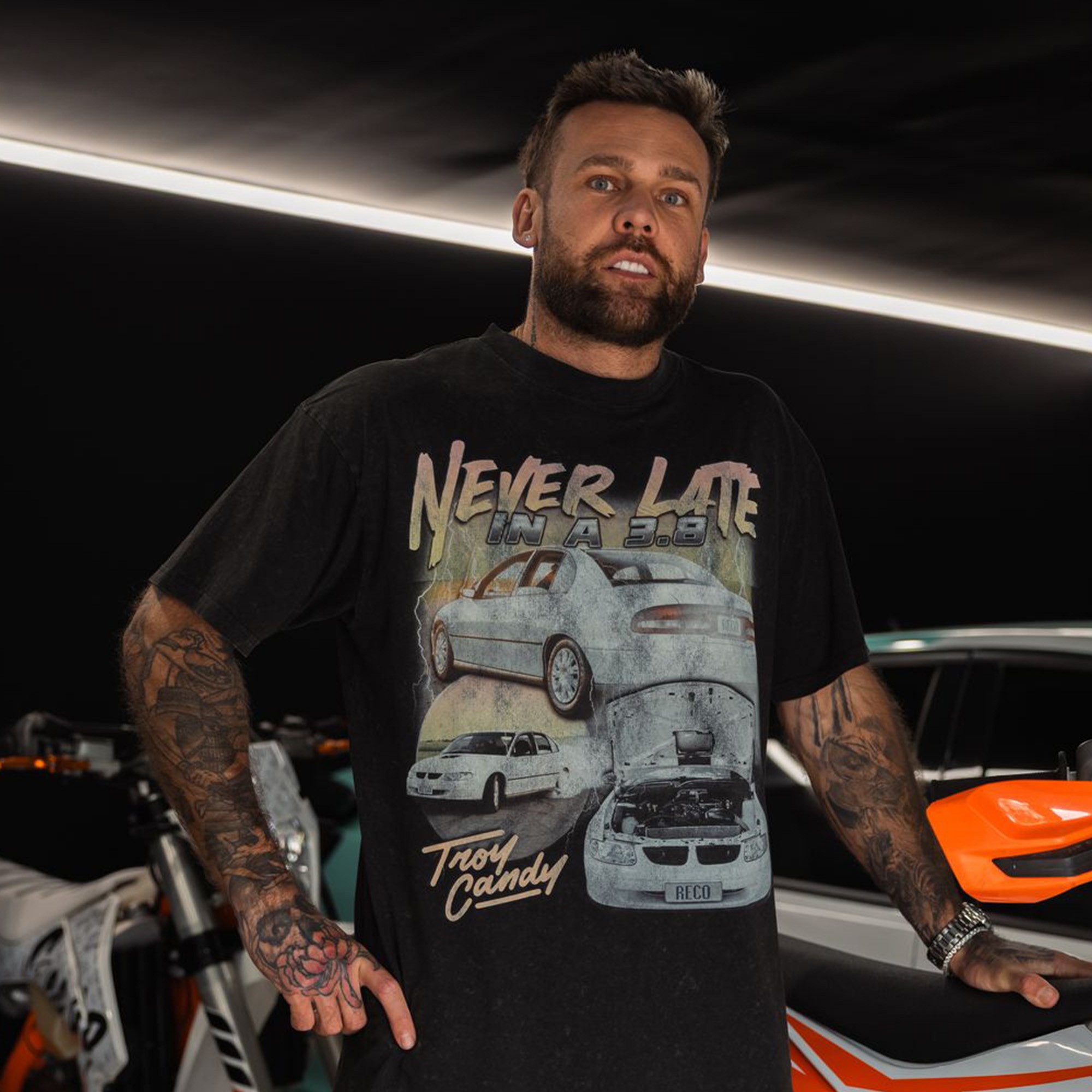 VINTAGE NEVER LATE 38 T-SHIRT