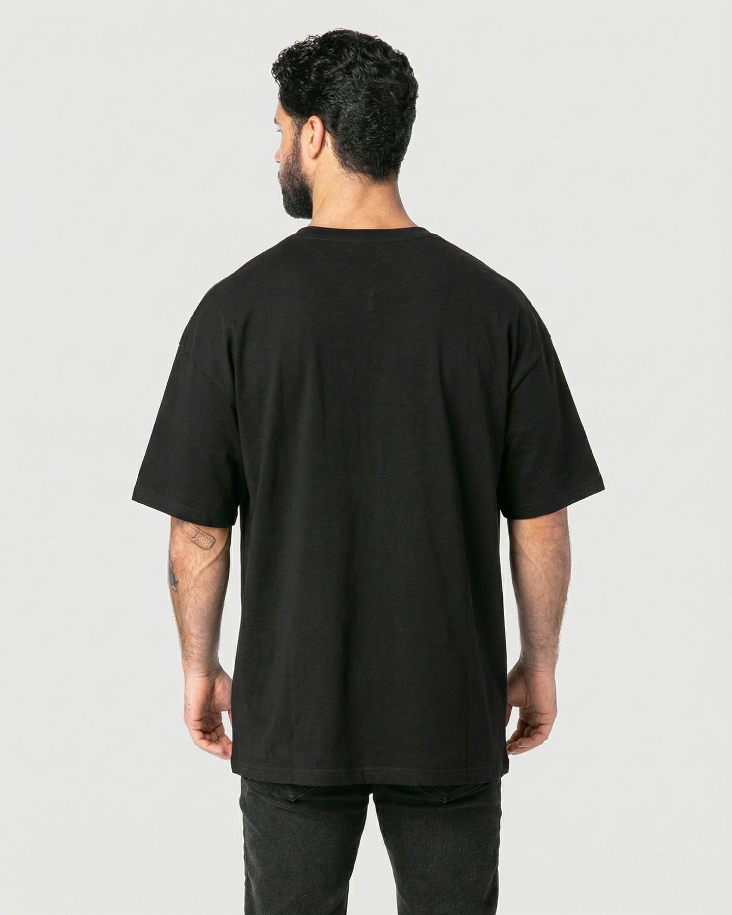 HEAVYWEIGHT BLACK TEE
