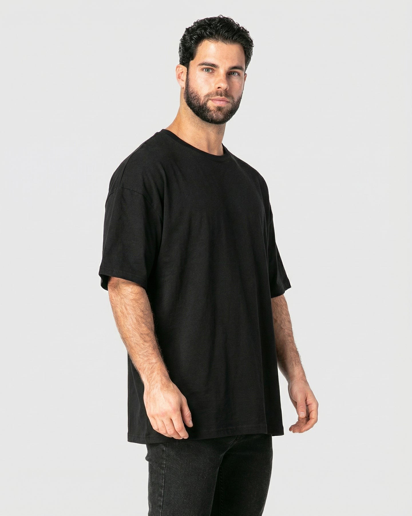 HEAVYWEIGHT BLACK TEE