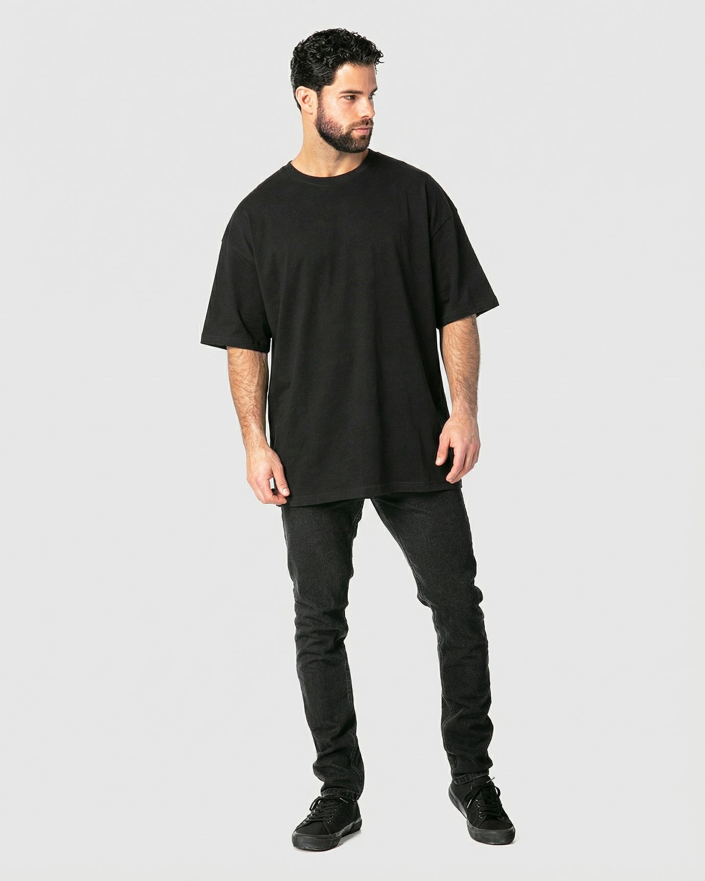 HEAVYWEIGHT BLACK TEE