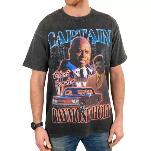 VINTAGE CAPTAIN HOLT T-SHIRT