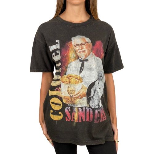 VINTAGE COLONEL UNISEX T-SHIRT