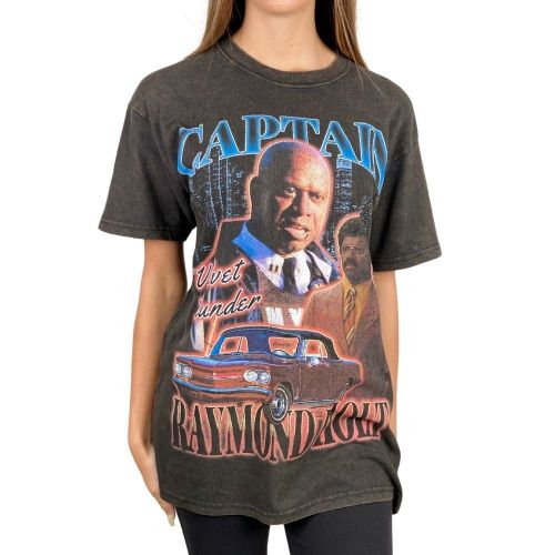 VINTAGE CAPTAIN HOLT UNISEX T-SHIRT