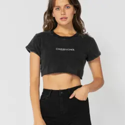 INSIGNIA BLACK CROP TEE